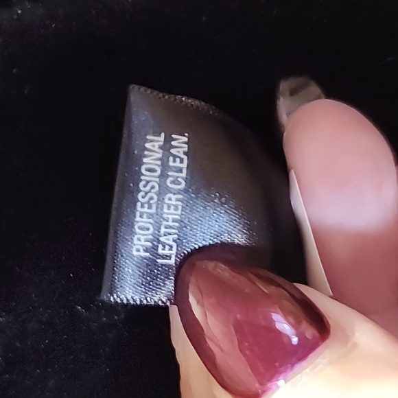 SONOMA WOMENS- Black Leather Jacket. Size SMALL. - Picture 15 of 15